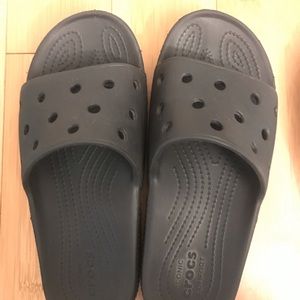 Women’s croc slides size 7